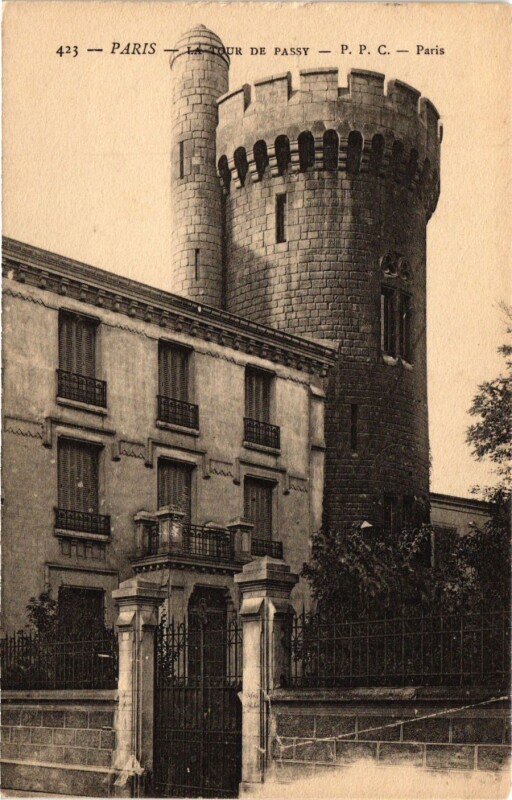 Carte postale ancienne La Tour de Passy à Paris 16e