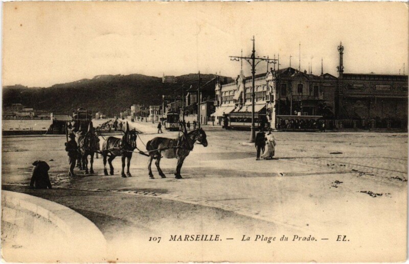 Carte postale ancienne Marseille La Plage du Prado à Marseille