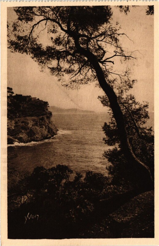 Carte postale ancienne Toulon Vue sur le Cap Brun à Toulon