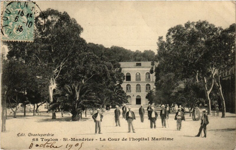 Carte postale ancienne Toulon Saint-Mandrier-La Cour de l'Hopital Maritime à Toulon