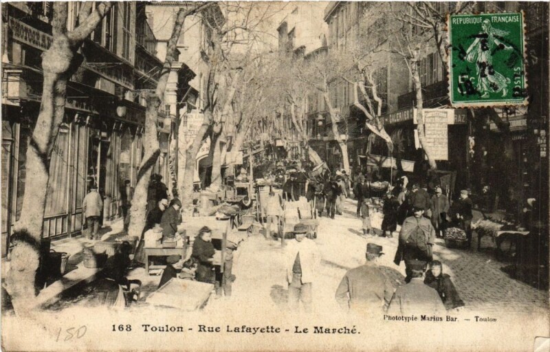 Carte postale ancienne Toulon Rue Lafayette-Le Marché à Toulon