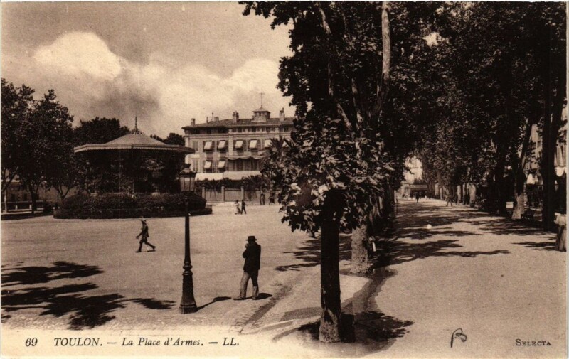 Carte postale ancienne Toulon Place d'Armes à Toulon