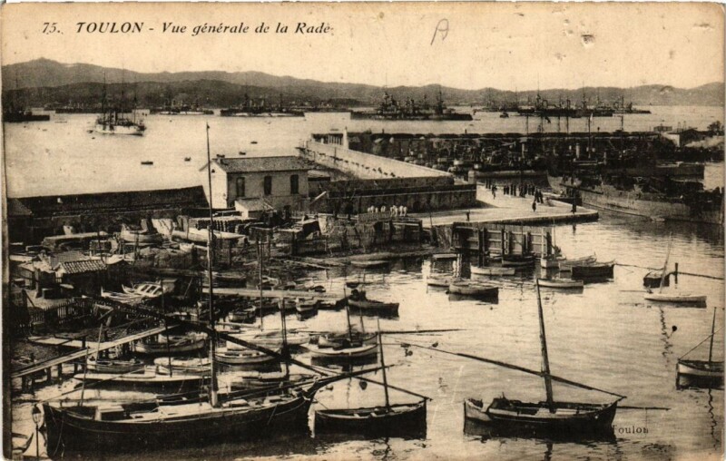 Carte postale ancienne Toulon Vue générale de la Rade à Toulon