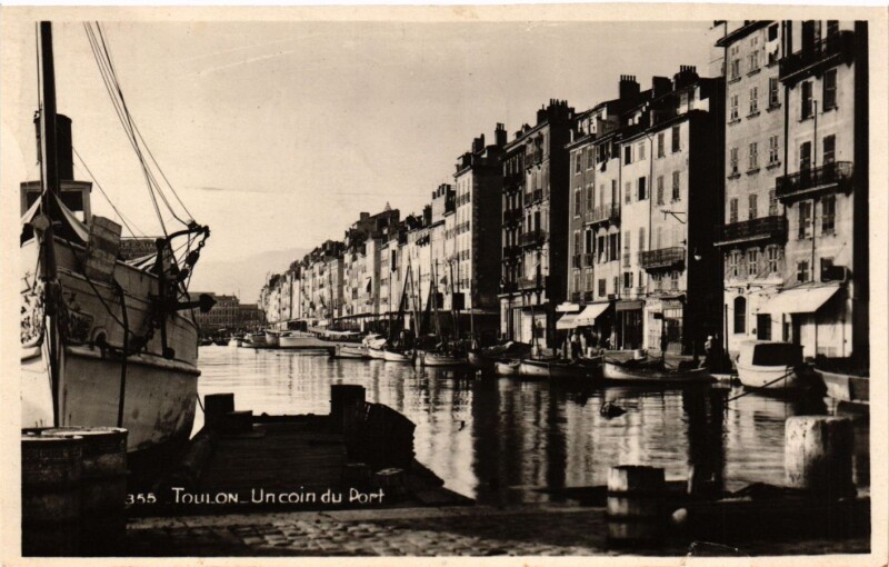 Carte postale ancienne Toulon - Un coin du Port à Toulon
