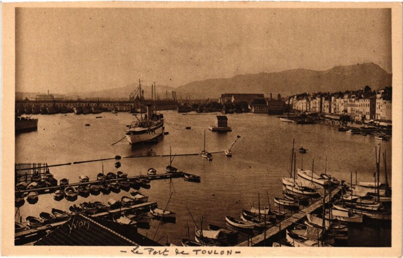 Carte postale ancienne Toulon - Le Port à Toulon