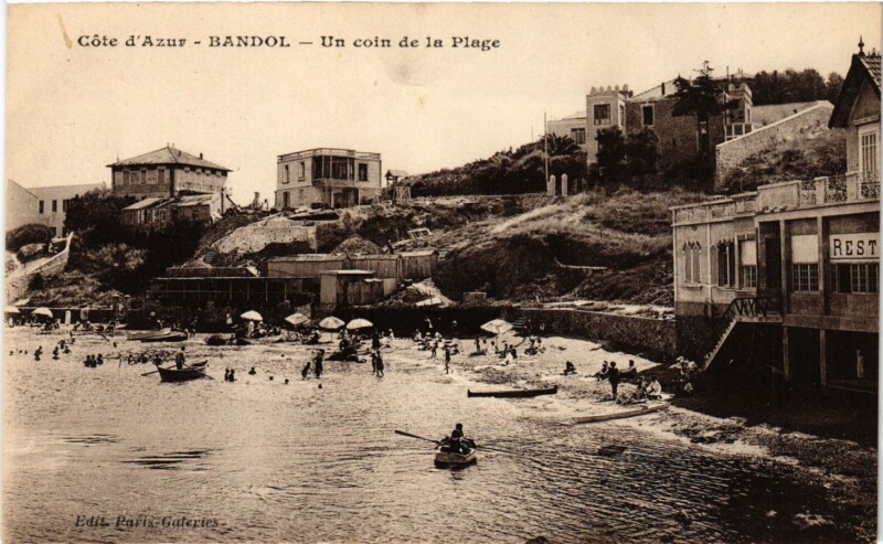 Carte postale ancienne Bandol - Un coin de la Plage à Bandol