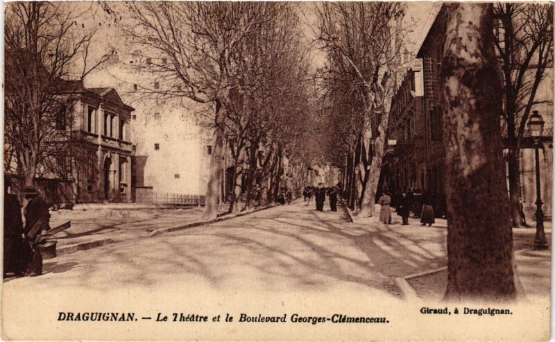 Carte postale ancienne Draguignan - Le Theatre à Draguignan