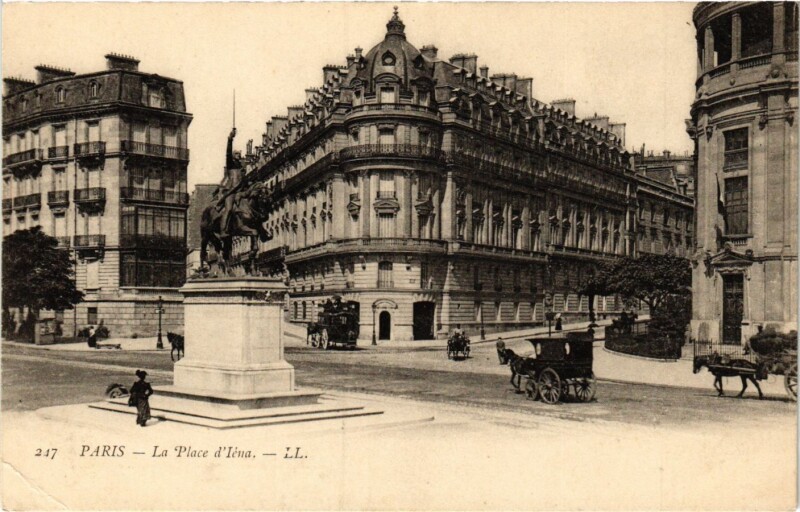Carte postale ancienne La Place d'Iéna à Paris 16e