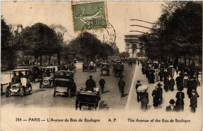 Carte postale ancienne L'Avenue du Bois de Boulogne à Paris 16e