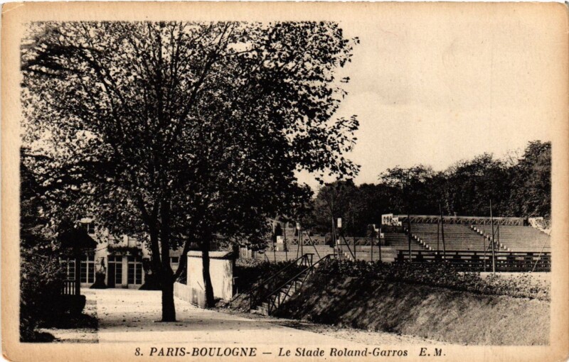 Carte postale ancienne Le Stade Roland-Garros à Paris 16e