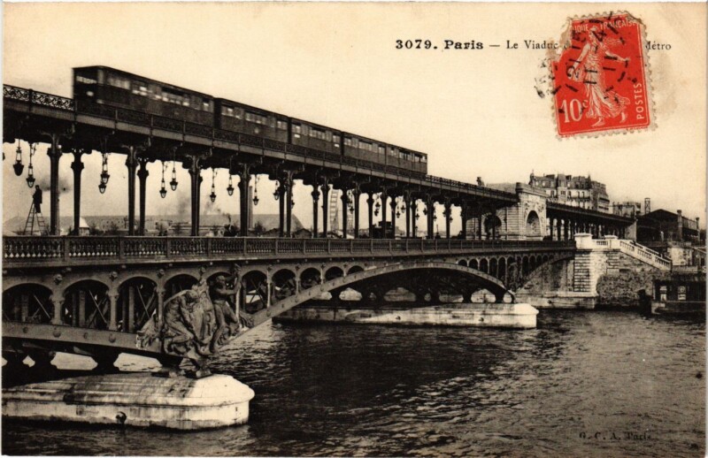 Carte postale ancienne Le Viaduc Métro à Paris 15e