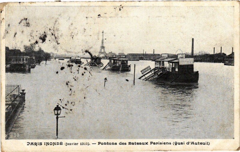 Carte postale ancienne Paris Inondé (janvier 1910) - Pontons des Bateaux Parisiens (Quai d'Auteuil) à Paris 16e