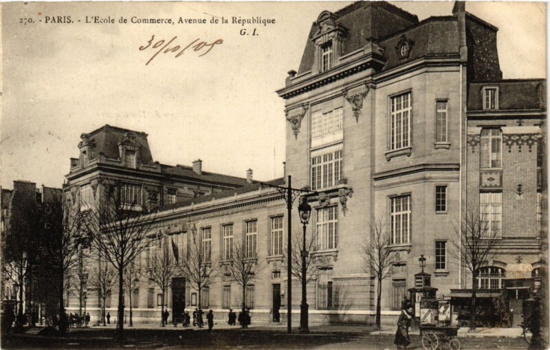 Carte postale ancienne Paris 11e Paris-L'Ecole de Commerce, Avenue de la Republique à Paris 11e