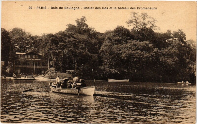 Carte postale ancienne Bois de Boulogne - Chalet des Iles et le bateau des Promeneurs à Paris 16e