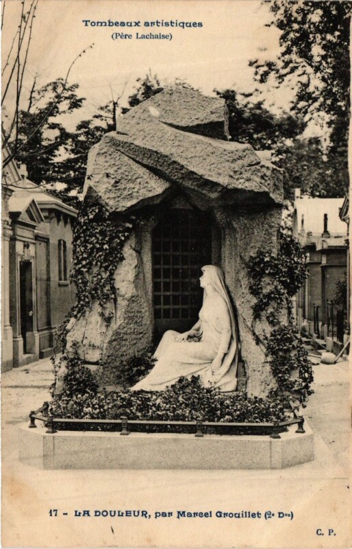 Carte postale ancienne Père Lachaise - La Douleur à Paris 20e