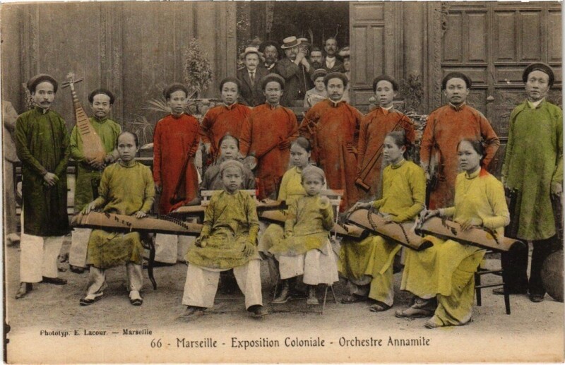 Carte postale ancienne Marseille - Expo Coloniale Orchestre Annamite à Marseille