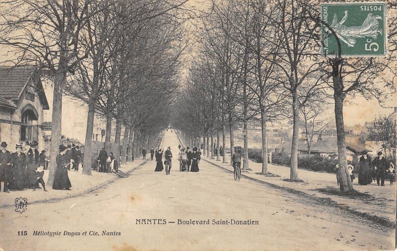 Carte postale ancienne Nantes - Boulevard Saint Donatien à Nantes