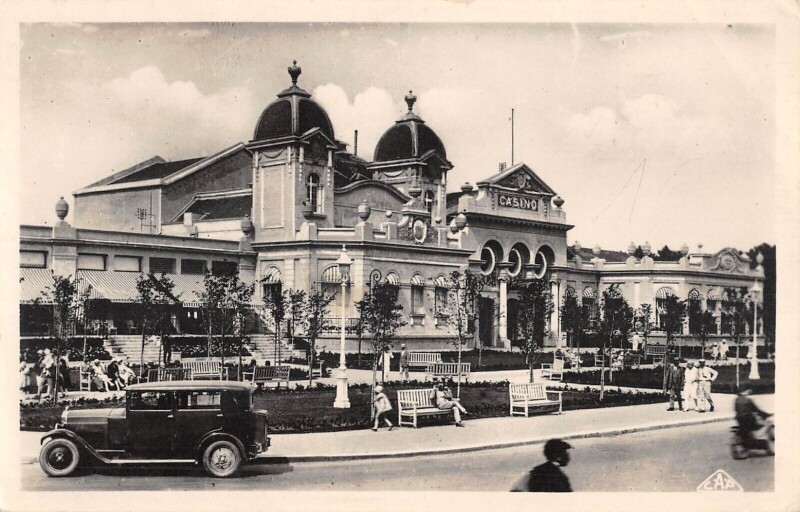 Carte postale ancienne La Baule - Le Casino