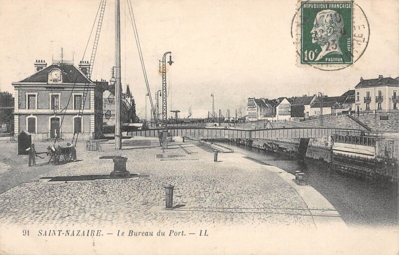 Carte postale ancienne Saint Nazaire - Le Bureau Du Port à Saint-Nazaire