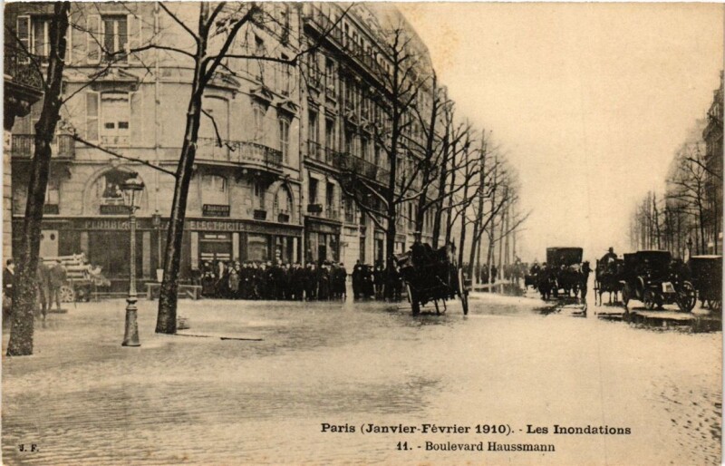 Carte postale ancienne Paris 9e - Boulevard Haussmann à Paris 9e