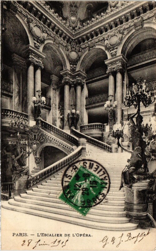 Carte postale ancienne Paris 9e - L'Escalier de l'Opera à Paris 9e