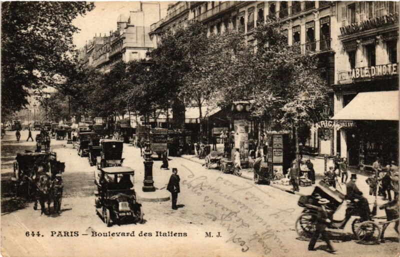 Carte postale ancienne Paris 9e - Boulevard des Italiens à Paris 9e