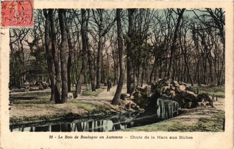 Carte postale ancienne Le Bois de Boulogne en Automne - Chute de la Mare aux Biches à Paris 16e