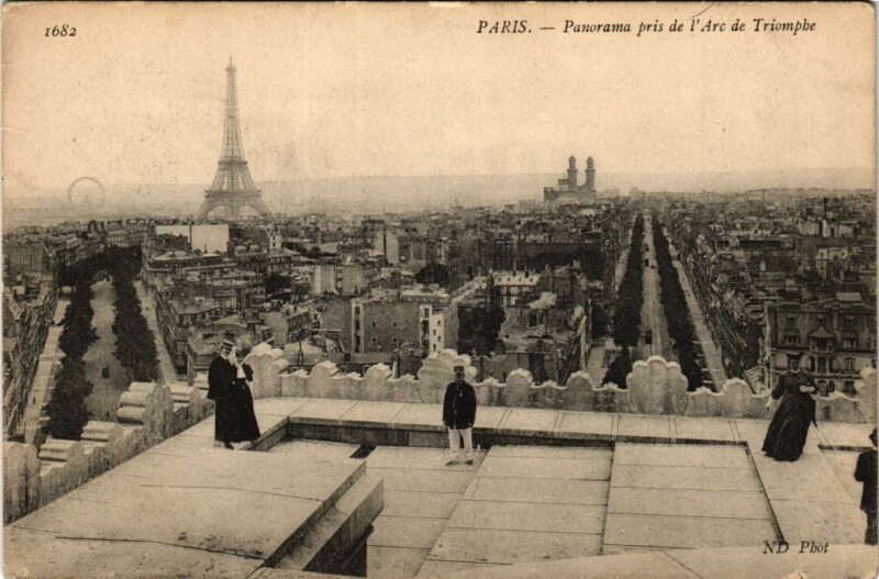 Carte postale ancienne Panorama pris de l'Arc de Triomphe à Paris 16e