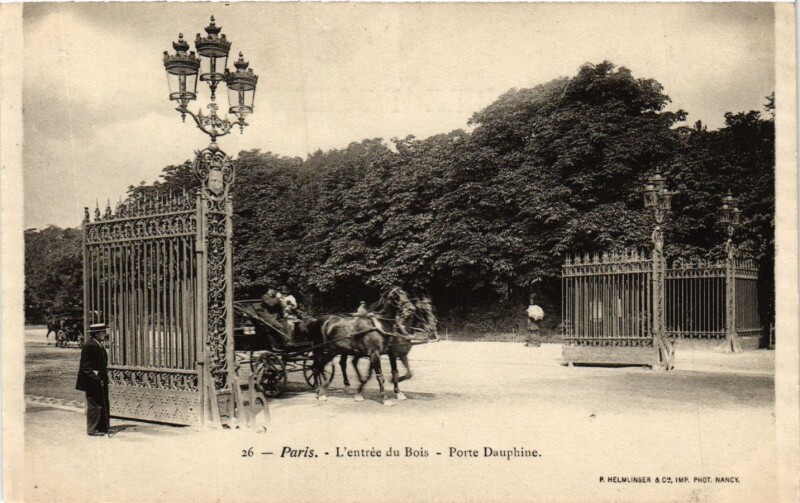 Carte postale ancienne L'entrée du Bois - Porte Dauphine à Paris 16e