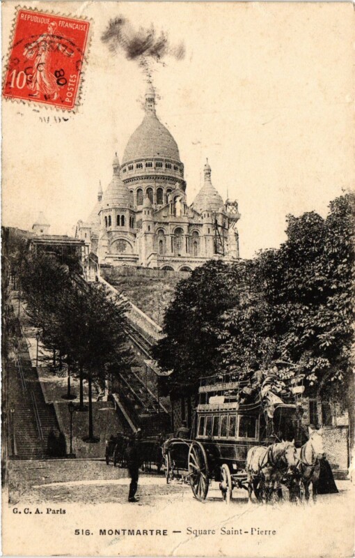 Carte postale ancienne Montmartre - Square Saint-Pierre à Paris 18e
