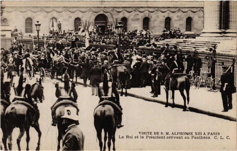Carte postale ancienne Paris 5e-Le Roi et le Président arrivent au Panthéon à Paris 5e