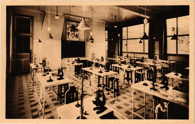 Carte postale ancienne Paris 5e-Lycée Henri Iv-Rue Clovis-Salle de travaux pratiques à Paris 5e