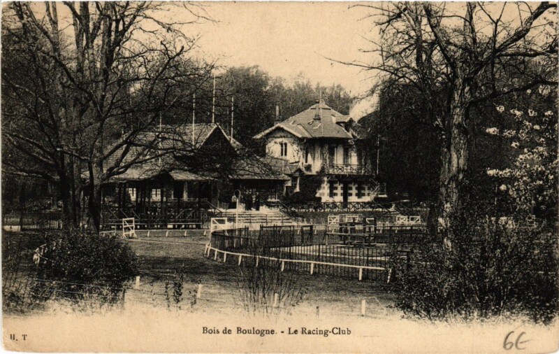 Carte postale ancienne Bois de Boulogne - Le Racing-Club à Paris
