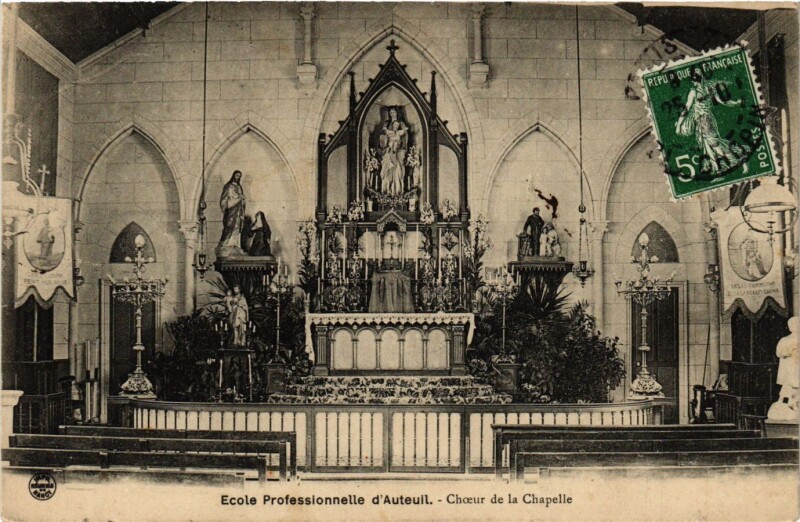 Carte postale ancienne Ecole Professionnelle d'Auteuil - Choeur de la Chapelle à Paris 16e