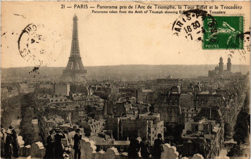 Carte postale ancienne Panorama pris de l'Arc de Triomphe, la Tour Eiffel et le Trocadéro à Paris 16e