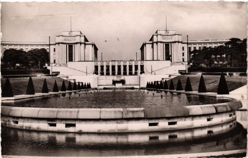 Carte postale ancienne Le Palais de Chaillot à Paris 16e