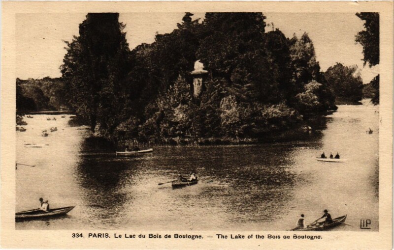 Carte postale ancienne Le Lac du Bois de Boulogne à Paris 16e