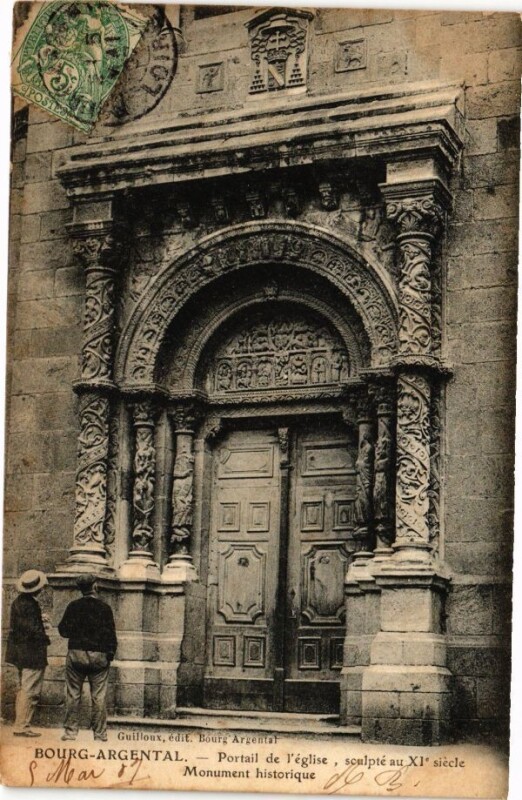 Carte postale ancienne Bourg-Argental - Portail de l'église sculpté au Xii siécle .. à Bourg-Argental