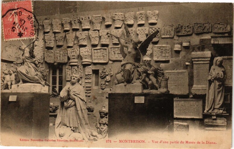 Carte postale ancienne Montbrison - Vue d'une partie du Musée de la Diana à Montbrison