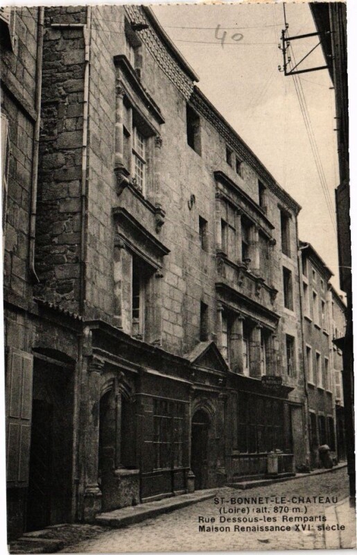 Carte postale ancienne Saint-Bonnet-le-Chateau-Rue Dessous-les Remparts Maison Renaissance