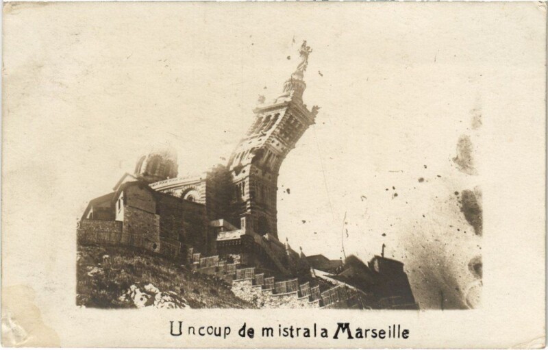 Carte postale ancienne Marseille - Un coup de Mistral à Marseille