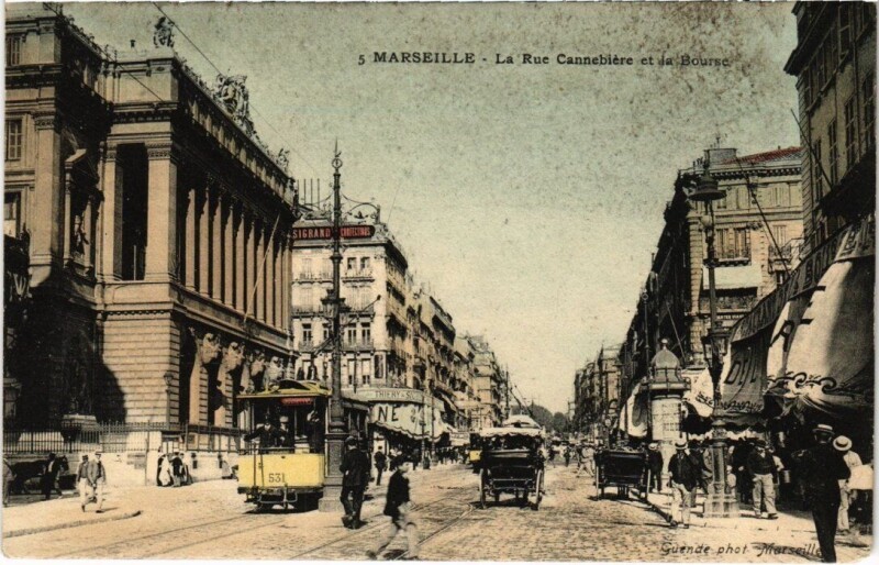 Carte postale ancienne Marseille La Rue Cannebiere et la Bourse à Marseille