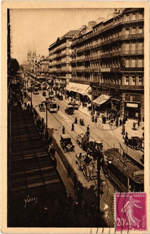 Carte postale ancienne Marseille La Cannebiere à Marseille