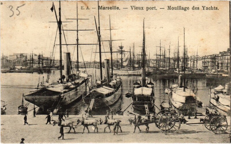 Carte postale ancienne Marseille Vieux Port - Mouillage des Yachts à Marseille