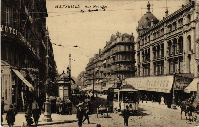 Carte postale ancienne Marseille Rue Noailles à Marseille
