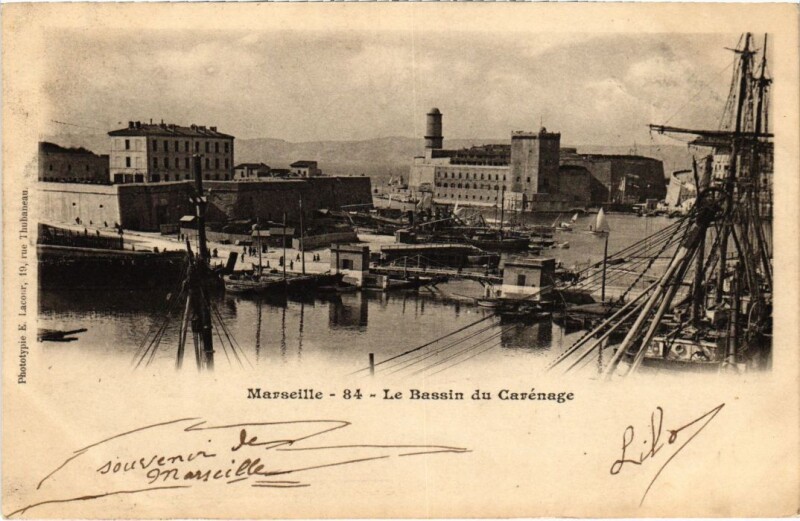 Carte postale ancienne Marseille Le Bassin du Carenage à Marseille
