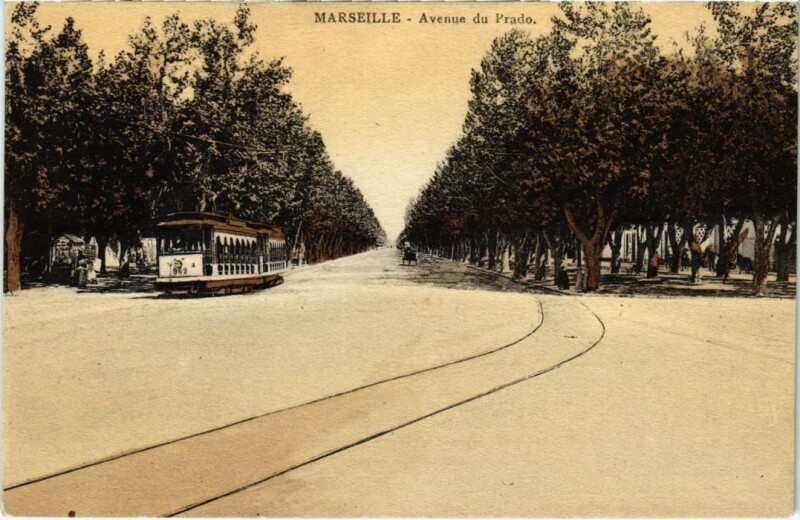 Carte postale ancienne Marseille Avenue du Prado à Marseille