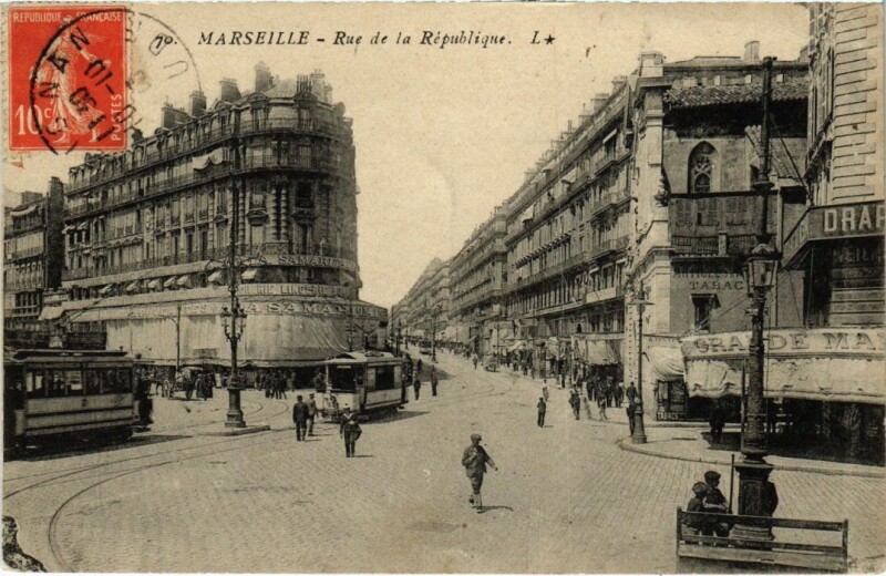 Carte postale ancienne Marseille La Rue de la Republique à Marseille