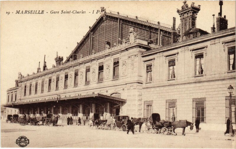 Carte postale ancienne Marseille - La Gare Saint-Charles à Marseille