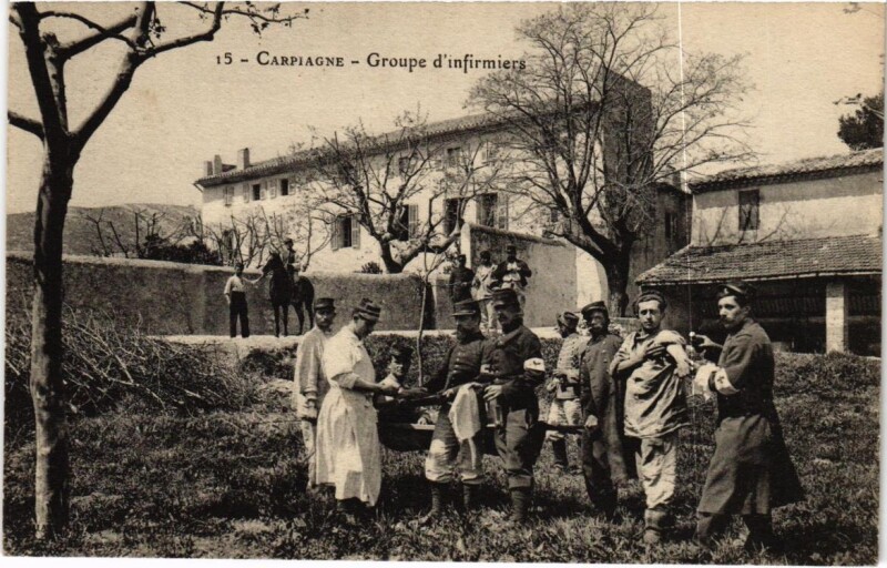 Carte postale ancienne Carpiagne Groupe d'Infirmiers